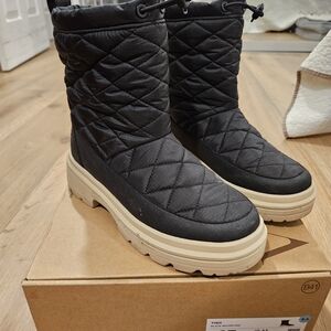 Vivaia cozy Black Quilted Winter Boots